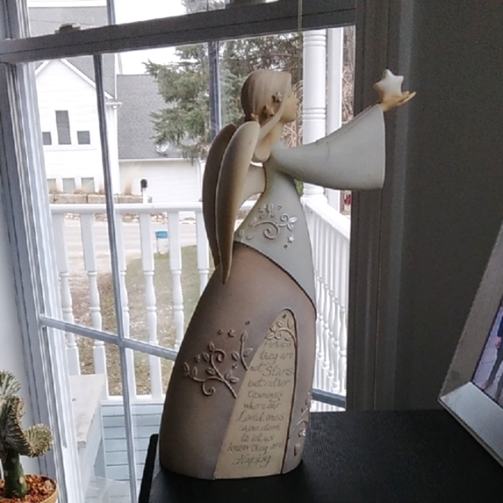 Foundations by ensco Angel Figurine with Star loved one sympathy decor